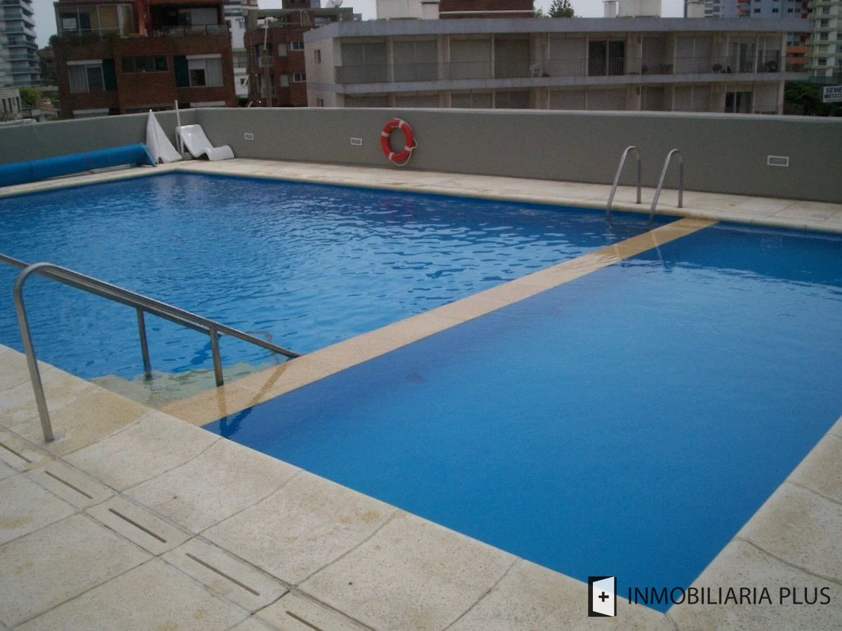 Apartamento ID.1220 - Alquiler de Apartamento de 1 Dormitorio a pasos de la playa Servicio de mucama, piscina, gimnasio y más