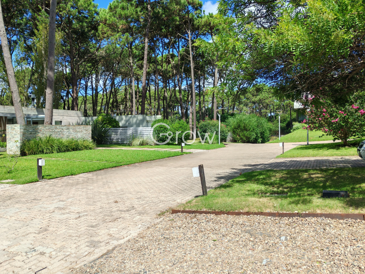 Casa ID.2078 - Casa en Barrio privado en venta 