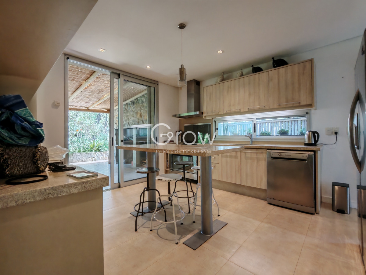 Casa ID.2078 - Casa en Barrio privado en venta 
