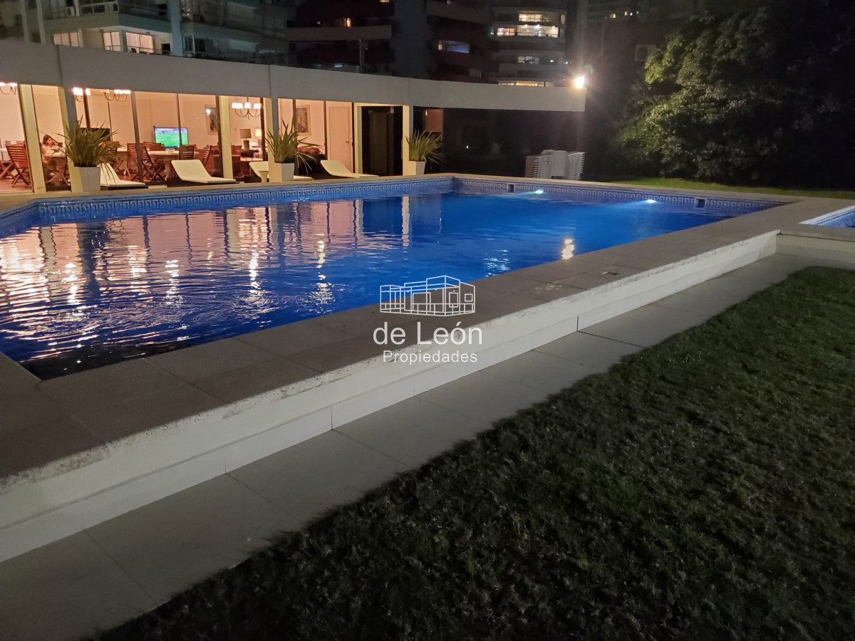 Apartamento ID.15183 - Apartamento en venta y alquiler en Brava Punta del Este, 2 dormitorios, 3 baños