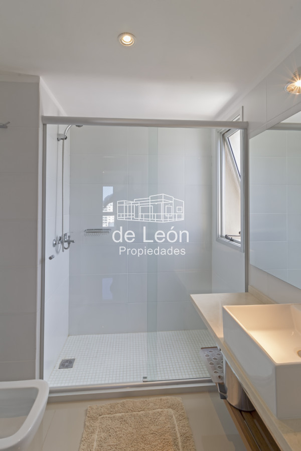 Apartamento ID.15182 - Departamento de 2 dormitorios en Punta del Este