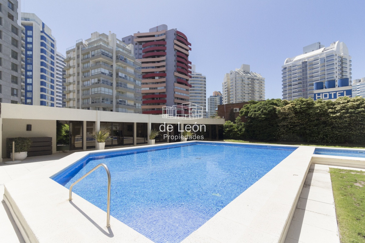 Apartamento ID.15183 - Apartamento en venta y alquiler en Brava Punta del Este, 2 dormitorios, 3 baños
