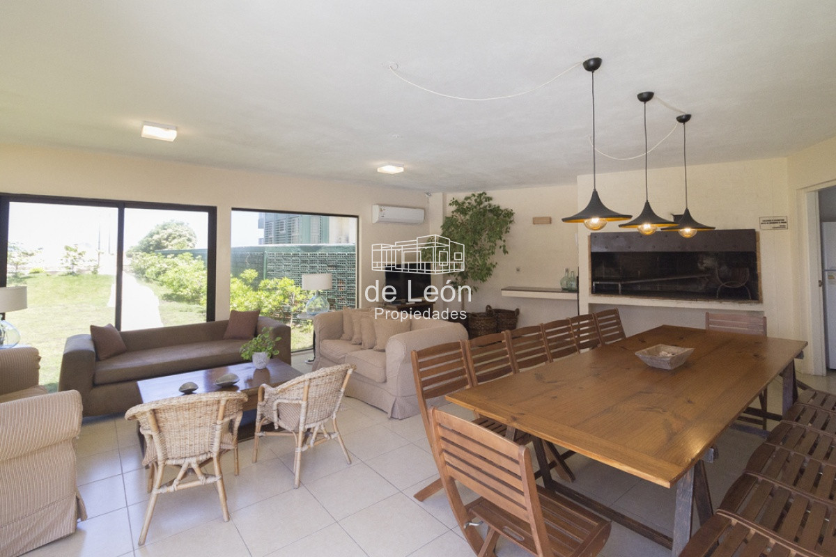 Apartamento ID.15183 - Apartamento en venta y alquiler en Brava Punta del Este, 2 dormitorios, 3 baños