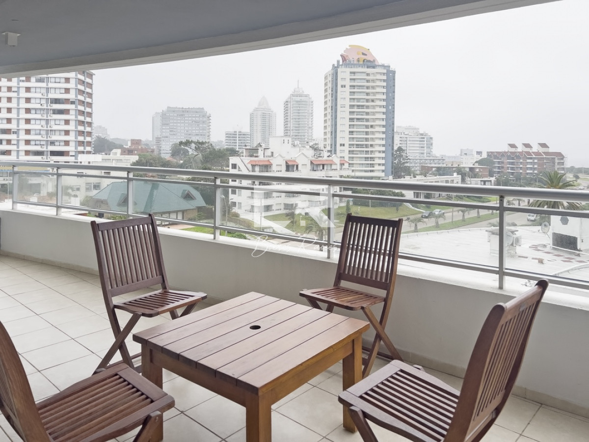 Apartamento ID.824 - Apartamento en venta y alquiler en Brava Punta del Este, 2 dormitorios, 2 baños