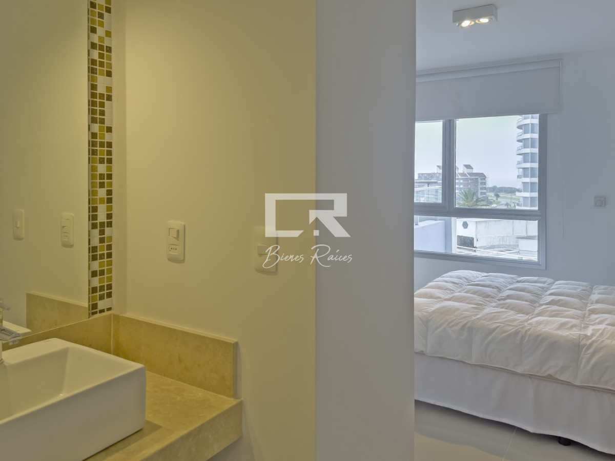 Apartamento ID.824 - Apartamento en venta y alquiler en Brava Punta del Este, 2 dormitorios, 2 baños