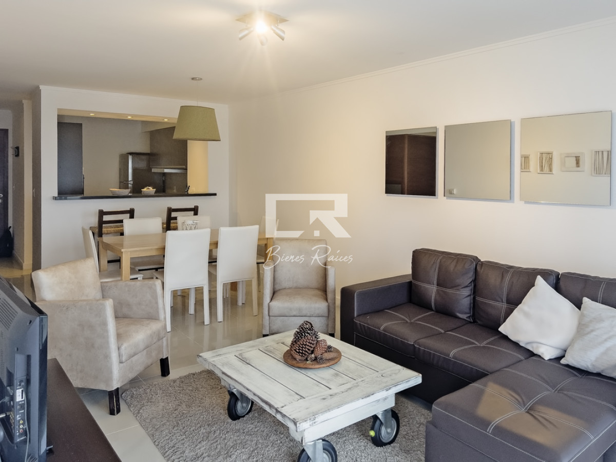 Apartamento ID.824 - Apartamento en venta y alquiler en Brava Punta del Este, 2 dormitorios, 2 baños