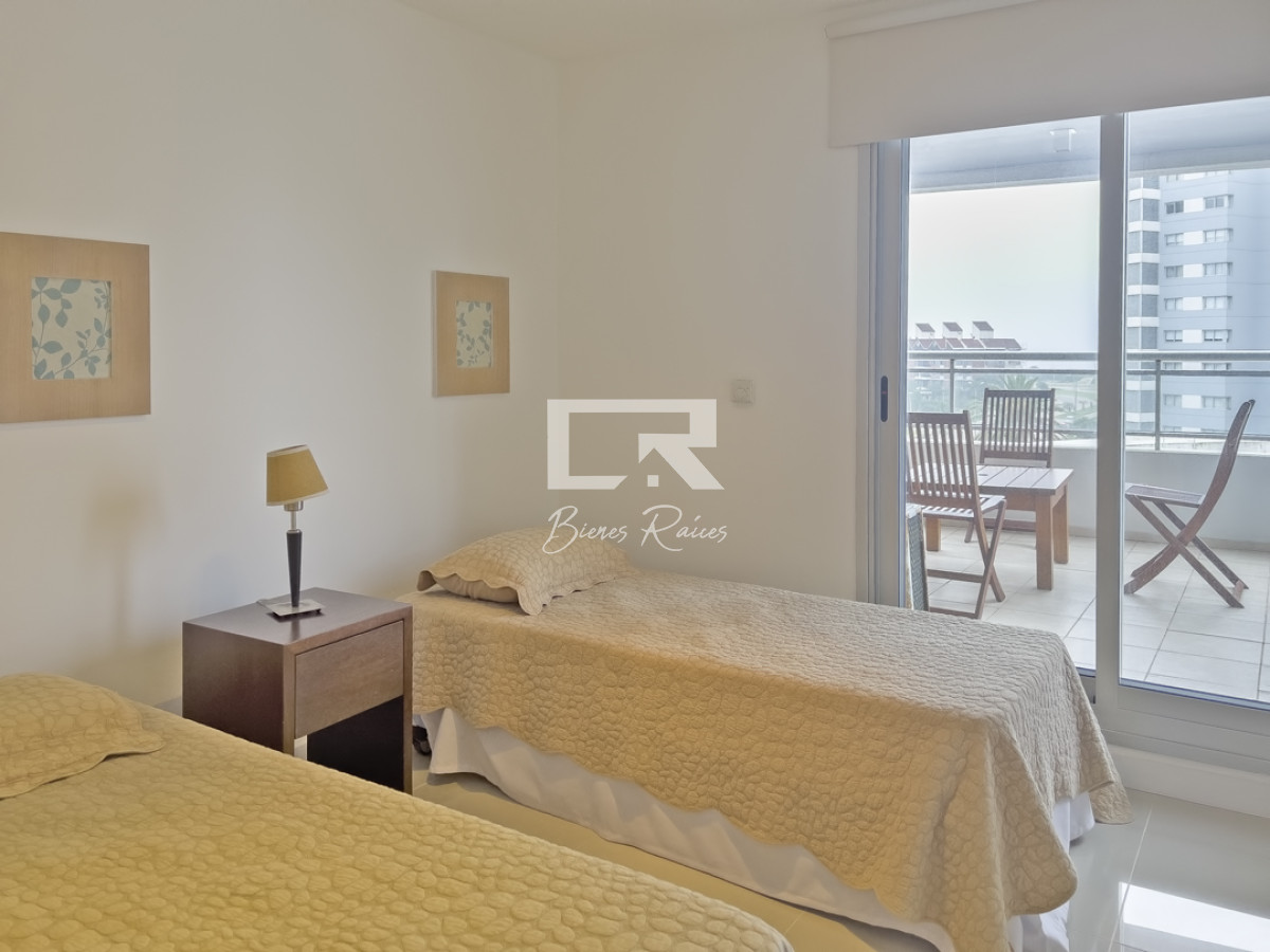 Apartamento ID.824 - Apartamento en venta y alquiler en Brava Punta del Este, 2 dormitorios, 2 baños