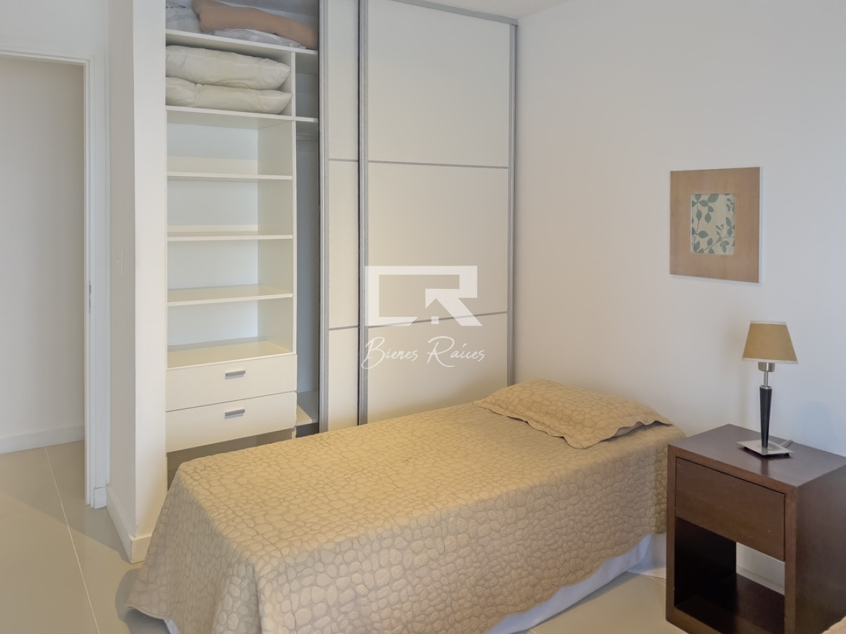 Apartamento ID.824 - Apartamento en venta y alquiler en Brava Punta del Este, 2 dormitorios, 2 baños