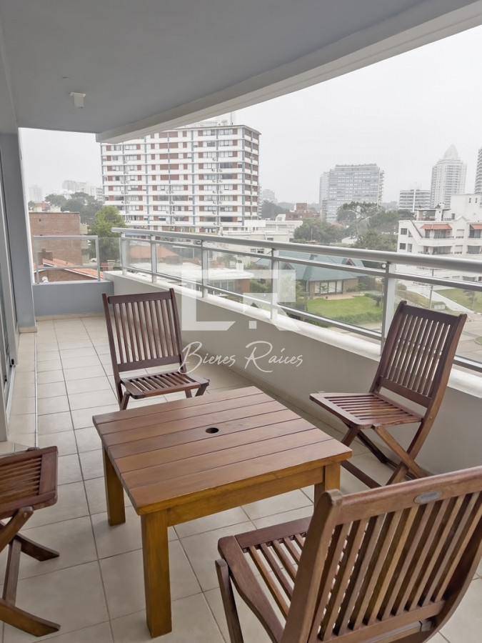 Apartamento ID.824 - Apartamento en venta y alquiler en Brava Punta del Este, 2 dormitorios, 2 baños