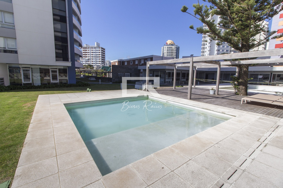 Apartamento ID.824 - Apartamento en venta y alquiler en Brava Punta del Este, 2 dormitorios, 2 baños
