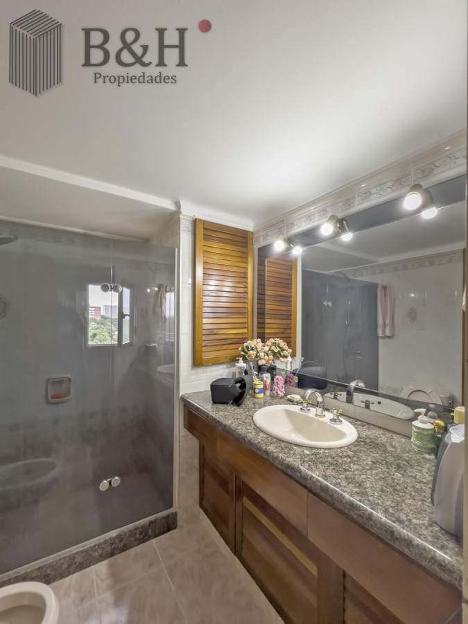 Apartamento ID.283 - Muy lindo apartamento en piso intermedio.