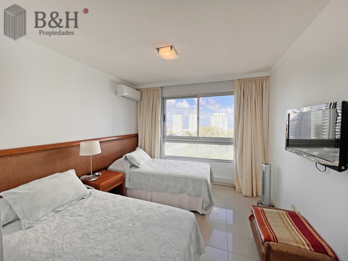 Apartamento ID.7086 - Ocean Drive en venta 4 dormitorios