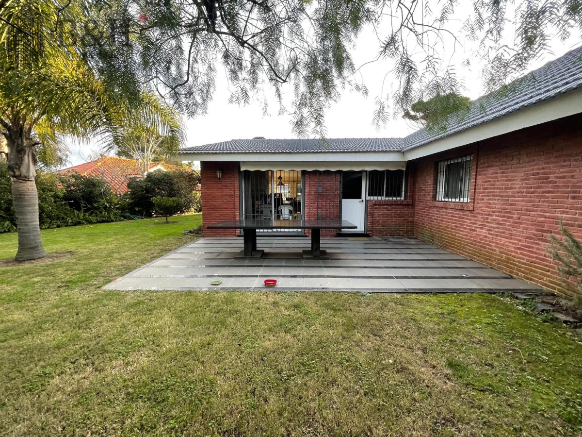 Casa ID.5412 - Casa 4 dormitorios en Venta, Alquiler anual y de verano