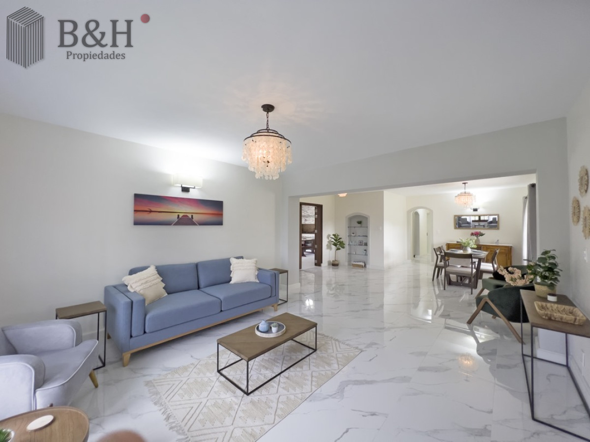 Casa ID.1758 - Excelente propiedad ubicada a pasos del mar. 