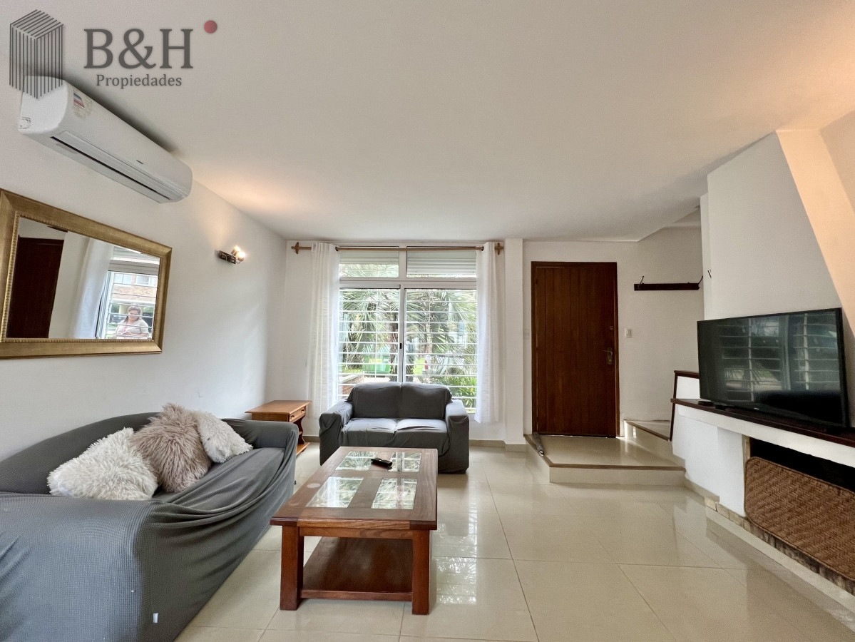 Casa ID.7975 - Casa Alquiler Anual 2 dormitorios Playa Mansa 