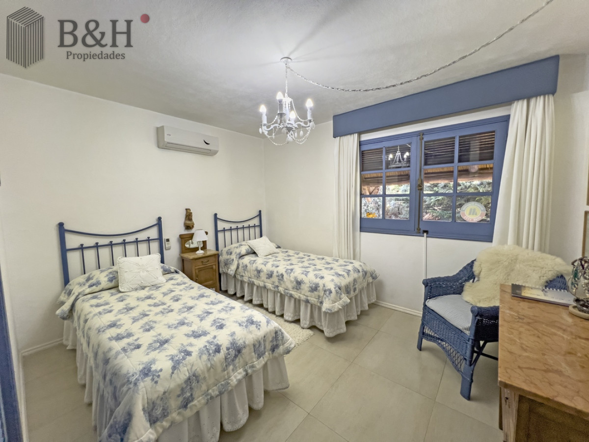 Casa ID.2363 - Casa en Pinares  a 3 cuadras de la playa