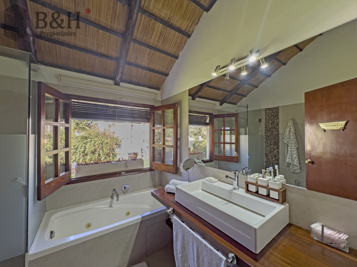 Casa ID.2363 - Casa en Pinares  a 3 cuadras de la playa