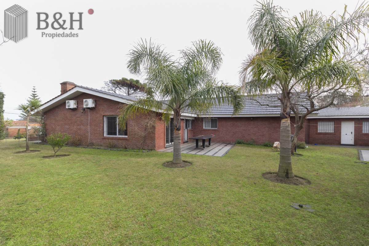 Casa ID.5412 - Casa 4 dormitorios en Venta, Alquiler anual y de verano