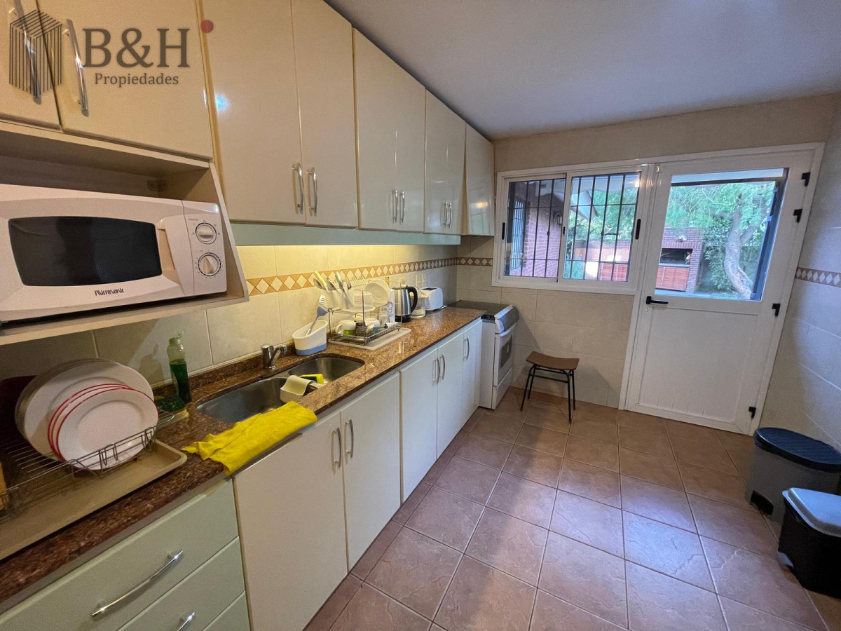 Casa ID.5412 - Casa 4 dormitorios en Venta, Alquiler anual y de verano