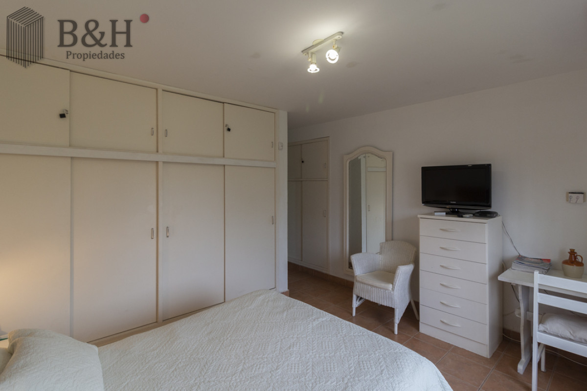 Casa ID.5412 - Casa 4 dormitorios en Venta, Alquiler anual y de verano