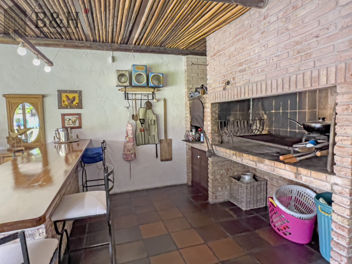 Casa ID.2363 - Casa en Pinares  a 3 cuadras de la playa