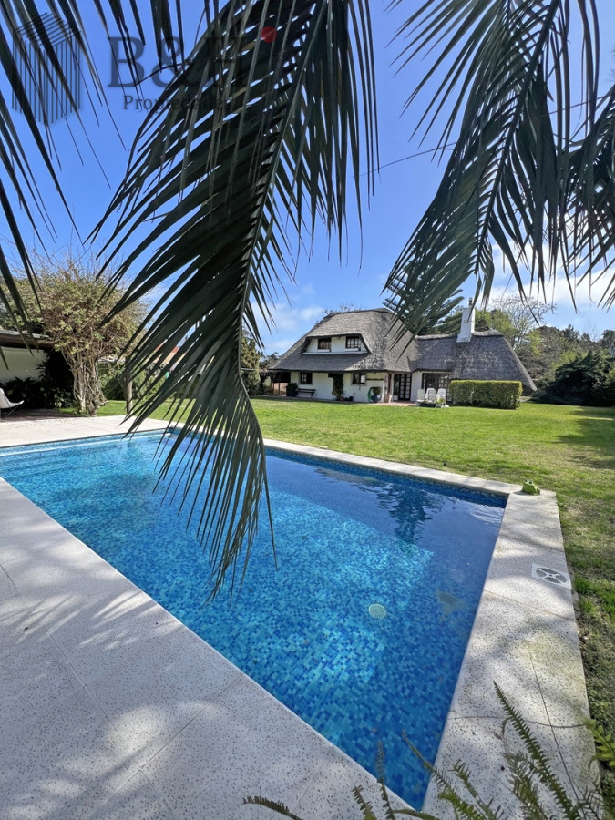 Casa ID.2363 - Casa en Pinares  a 3 cuadras de la playa