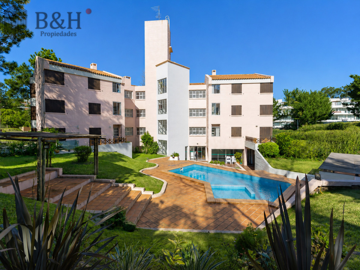 Apartamento ID.7657 - Apartamento en venta de tres dormitorios 