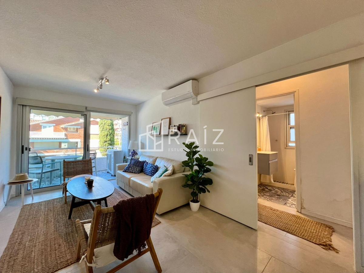 Apartamento ID.10417 - Alquiler invernal de 2 dormitorios reciclado en Peninsula 