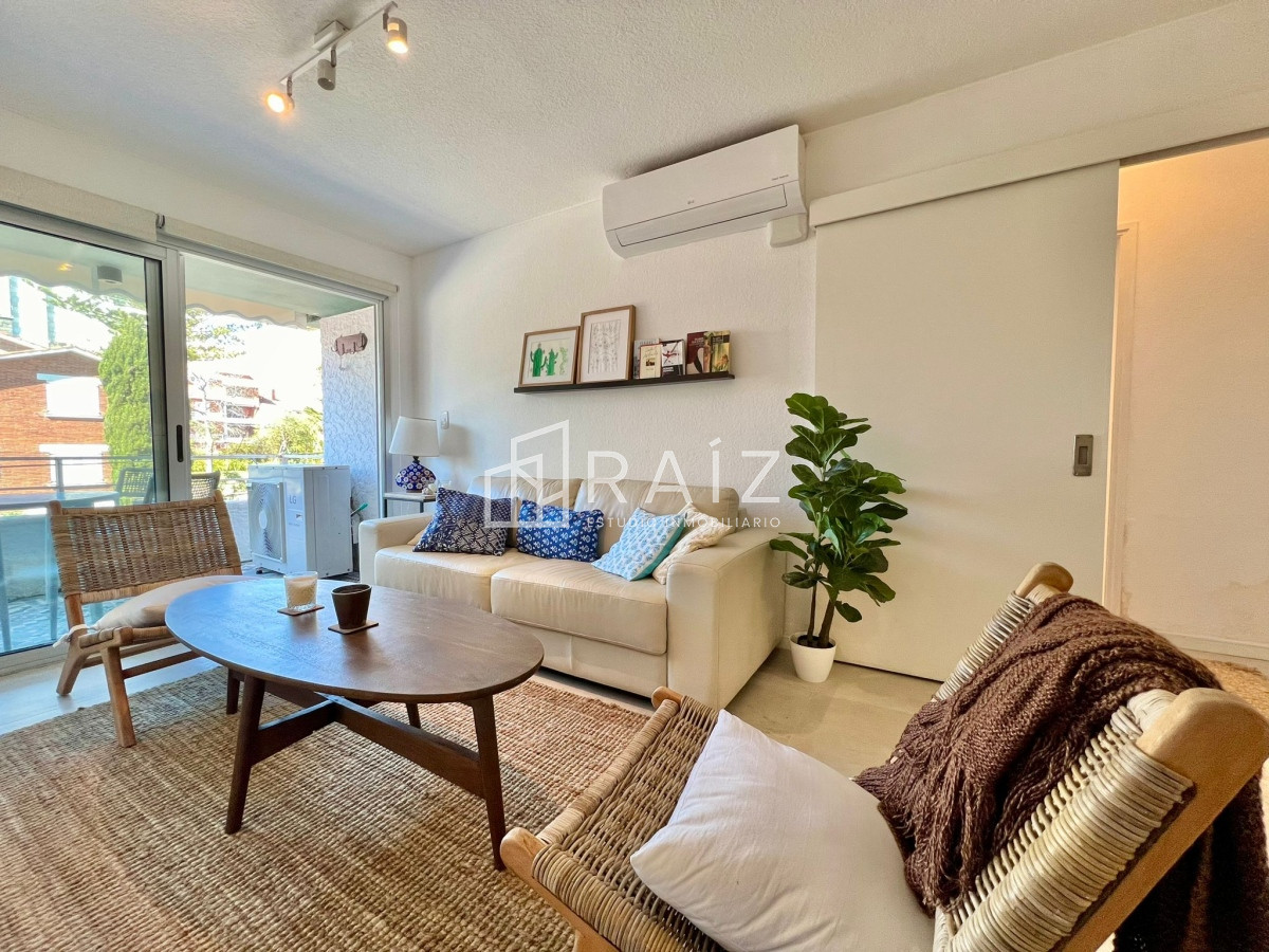 Apartamento ID.10417 - Alquiler invernal de 2 dormitorios reciclado en Peninsula 