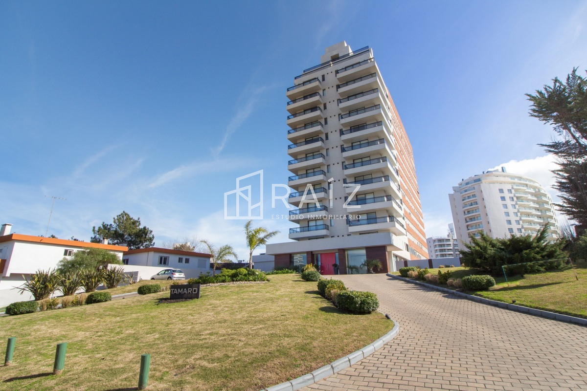 Apartamento ID.11808 - Apartamento en alquiler de 2 dormitorios con vista al mar
