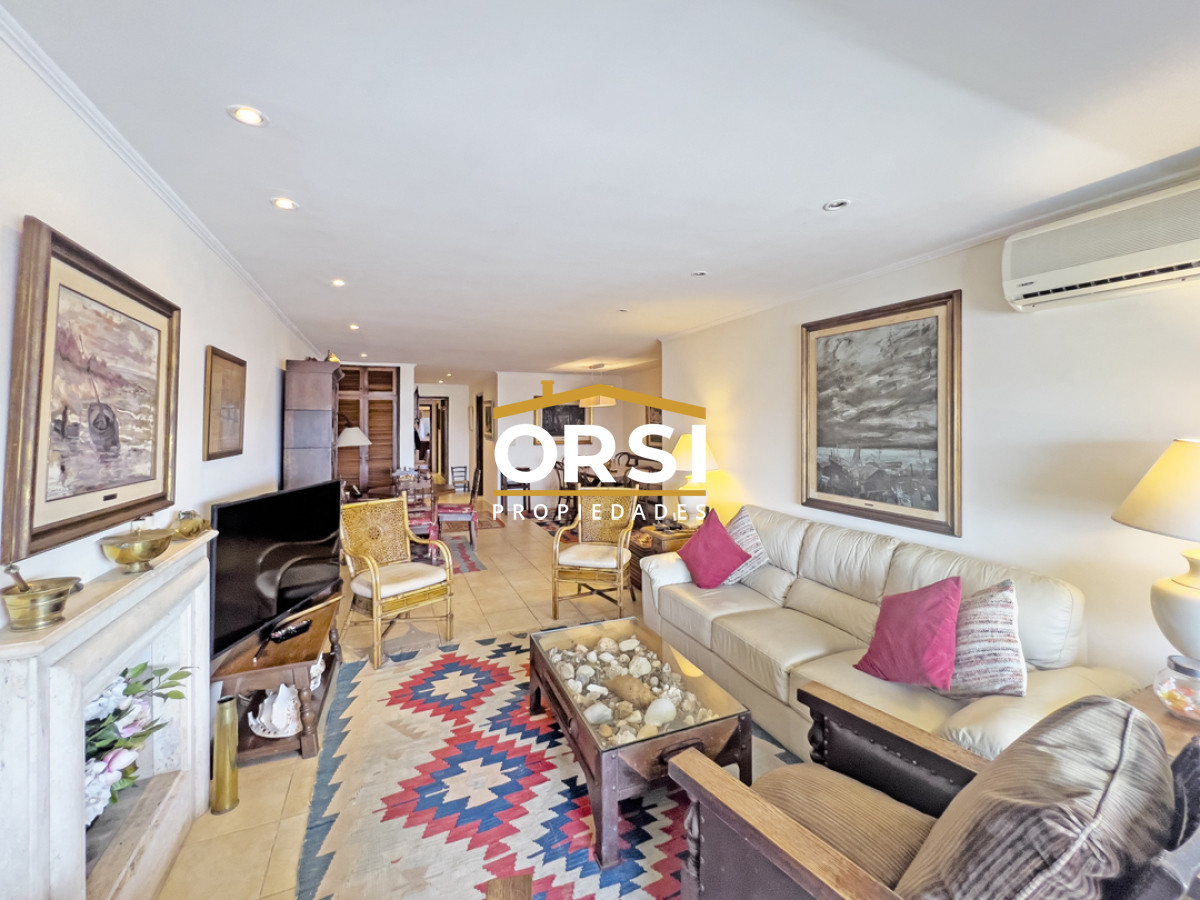 Apartamento ID.251 - VENTA Departamento 4 dormitorios frente a Puerto