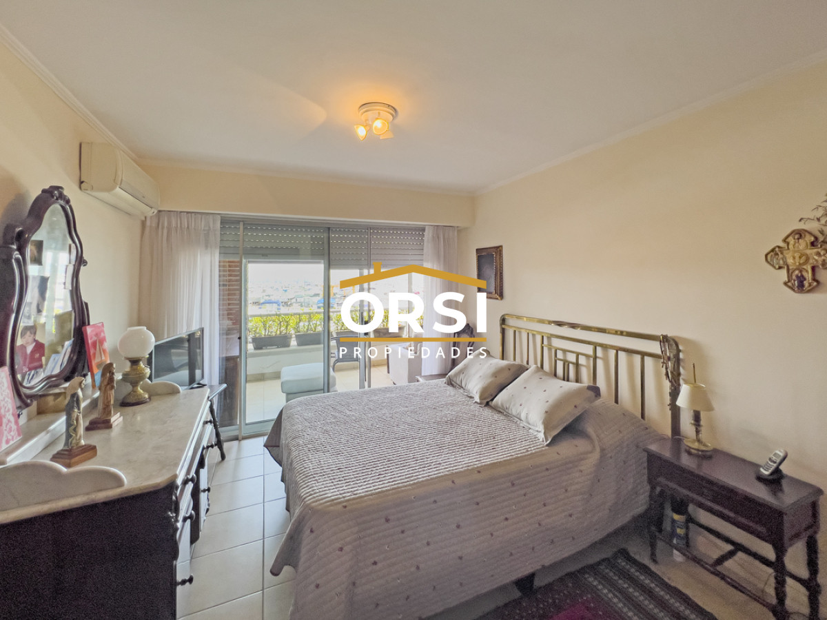 Apartamento ID.251 - VENTA Departamento 4 dormitorios frente a Puerto