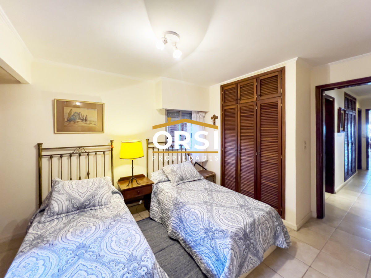 Apartamento ID.251 - VENTA Departamento 4 dormitorios frente a Puerto