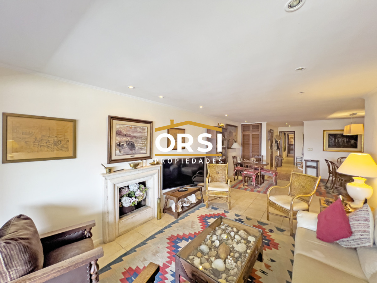 Apartamento ID.251 - VENTA Departamento 4 dormitorios frente a Puerto