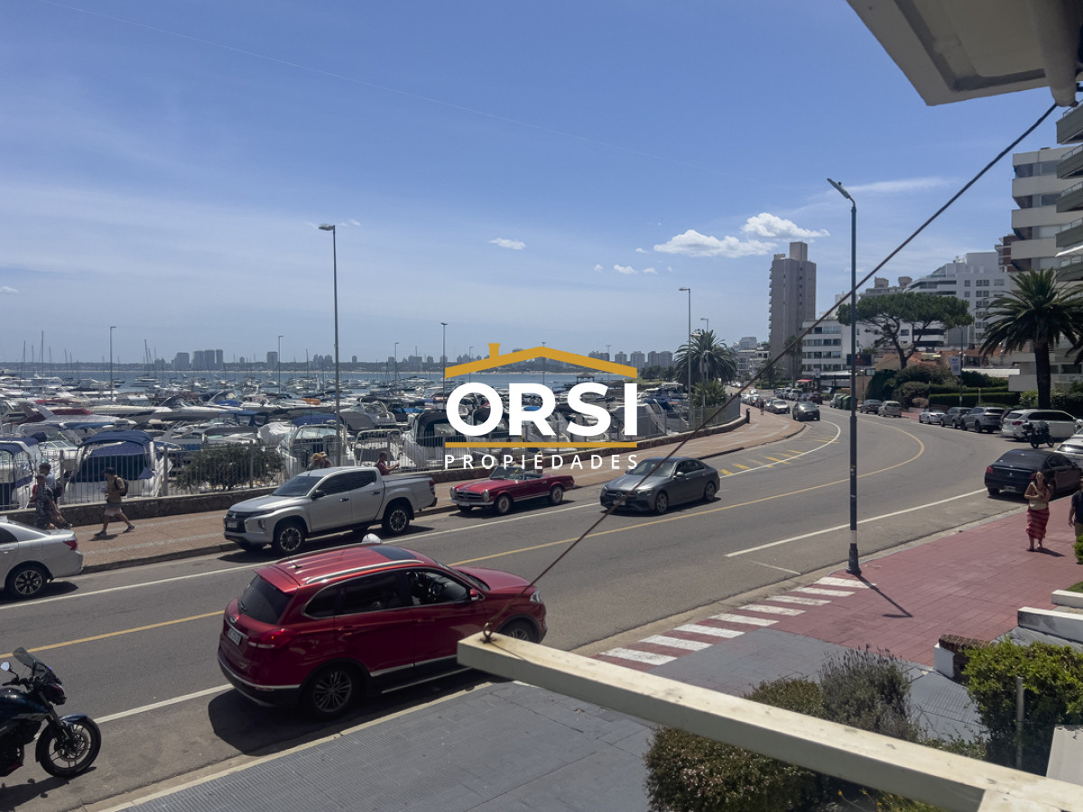 Apartamento ID.251 - VENTA Departamento 4 dormitorios frente a Puerto