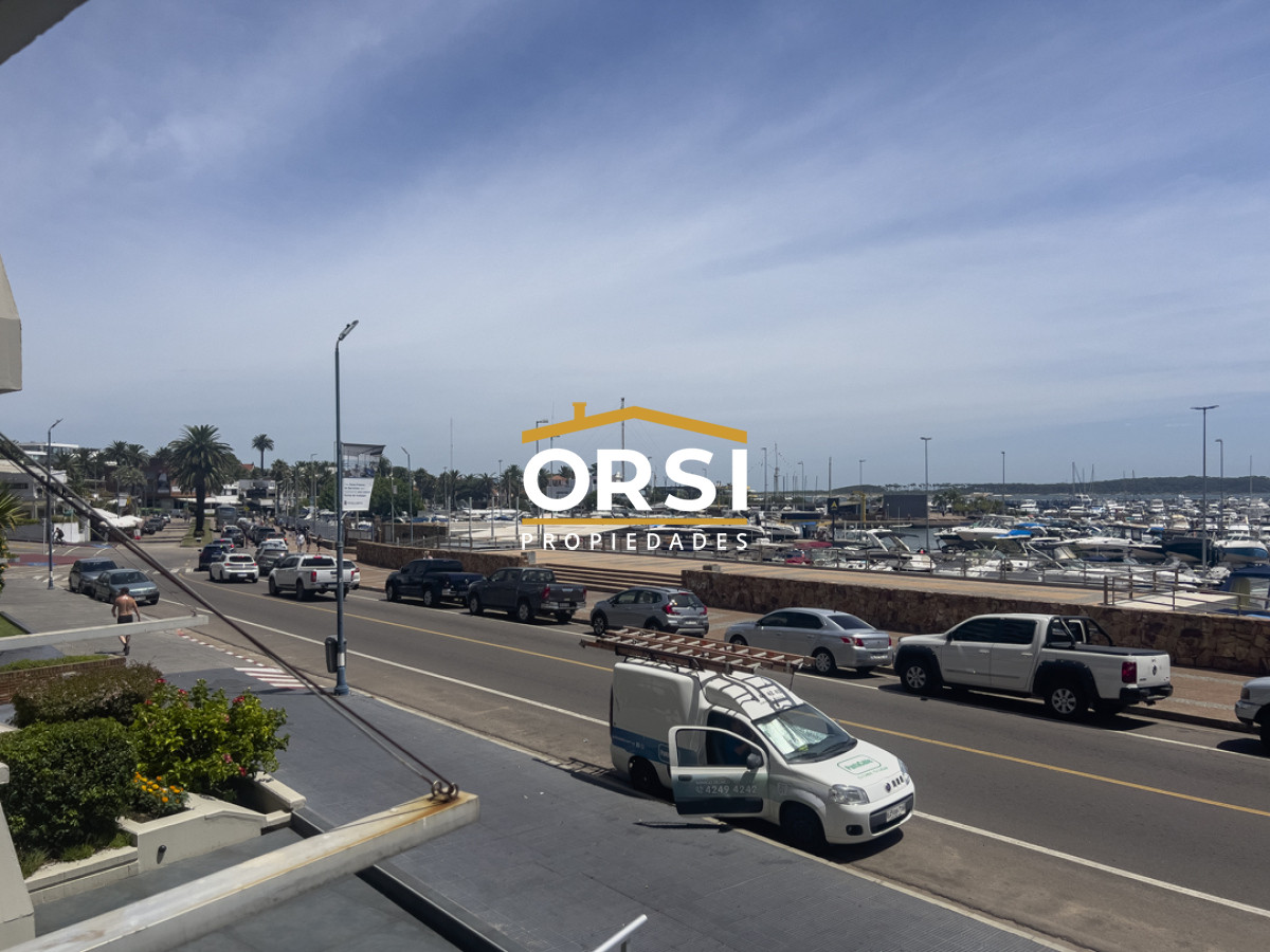 Apartamento ID.251 - VENTA Departamento 4 dormitorios frente a Puerto