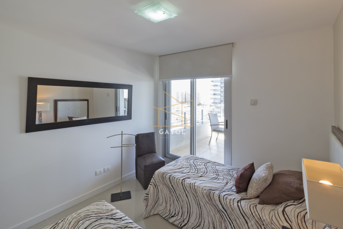 Apartamento ID.551 - Apartamento en Alquiler en Punta del Este 2 dormitorios y medio 