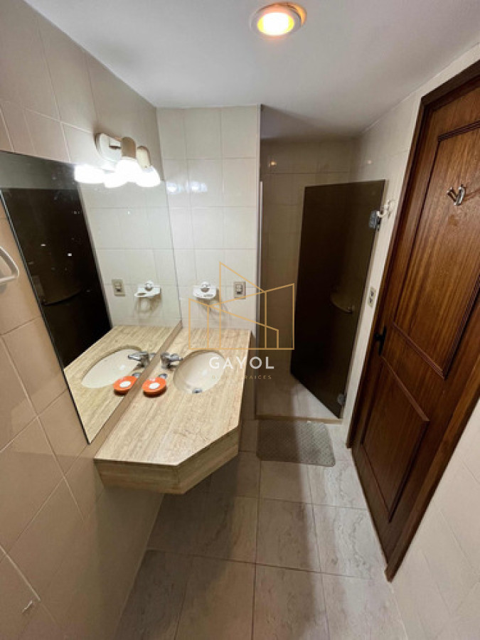 Apartamento ID.624 - Venta departamento en playa mansa, 3 dormitorios, parrillero propio
