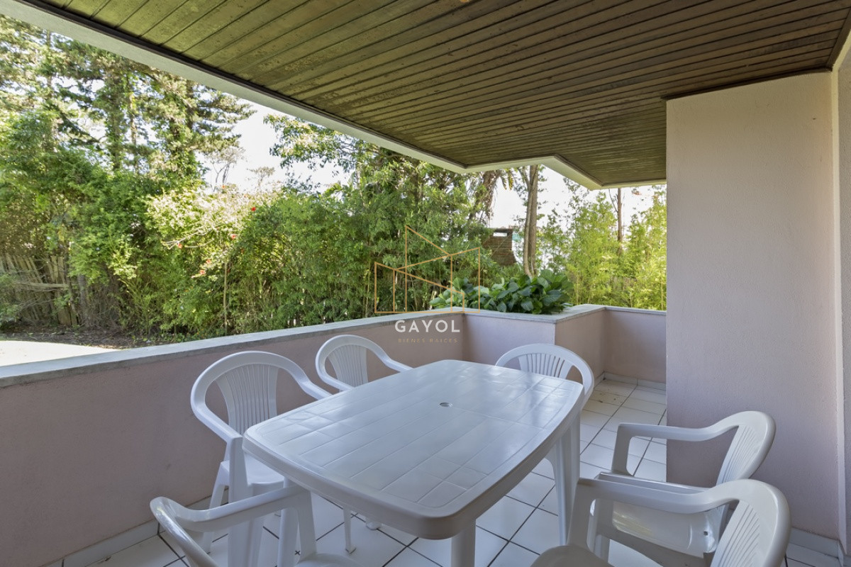 Apartamento ID.625 - Apartamento en venta en Mansa Punta del Este, 3 dormitorios, 2 baños