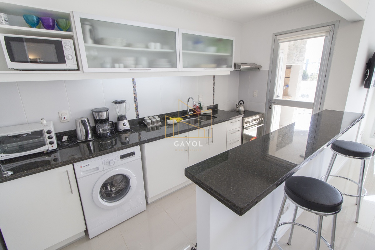 Apartamento ID.1166 - Alquiler invernal Edificio nuevo - Dpto.2 dorm 2 baños Terraza con parrillero