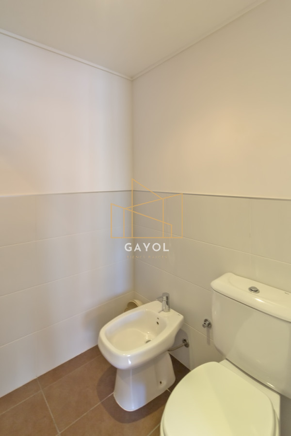 Apartamento ID.551 - Apartamento en Alquiler en Punta del Este 2 dormitorios y medio 