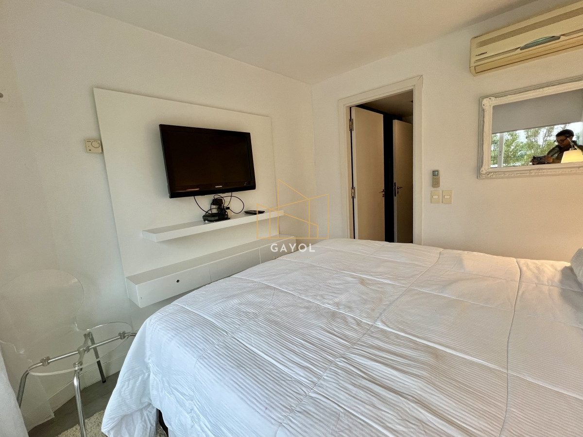 Apartamento ID.1184 - Alquiler Apartamento 1 Dormitorio y Medio Av. Roosevelt Punta del Este 