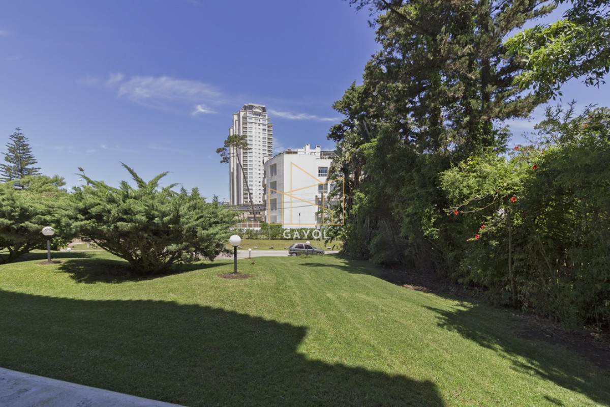 Apartamento ID.625 - Apartamento en venta en Mansa Punta del Este, 3 dormitorios, 2 baños