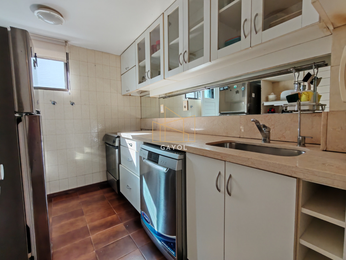 Apartamento ID.682 - Alquiler anual frente al mar de 3 dormitorios