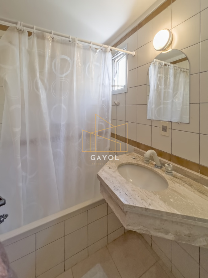 Apartamento ID.623 - Apartamento en venta en Mansa Punta del Este, 3 dormitorios, 2 baños