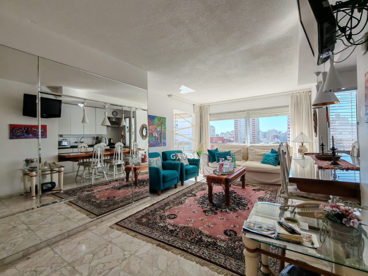 Apartamento ID.712 - Torre Libertador en venta reciclado de dos dormitorios 