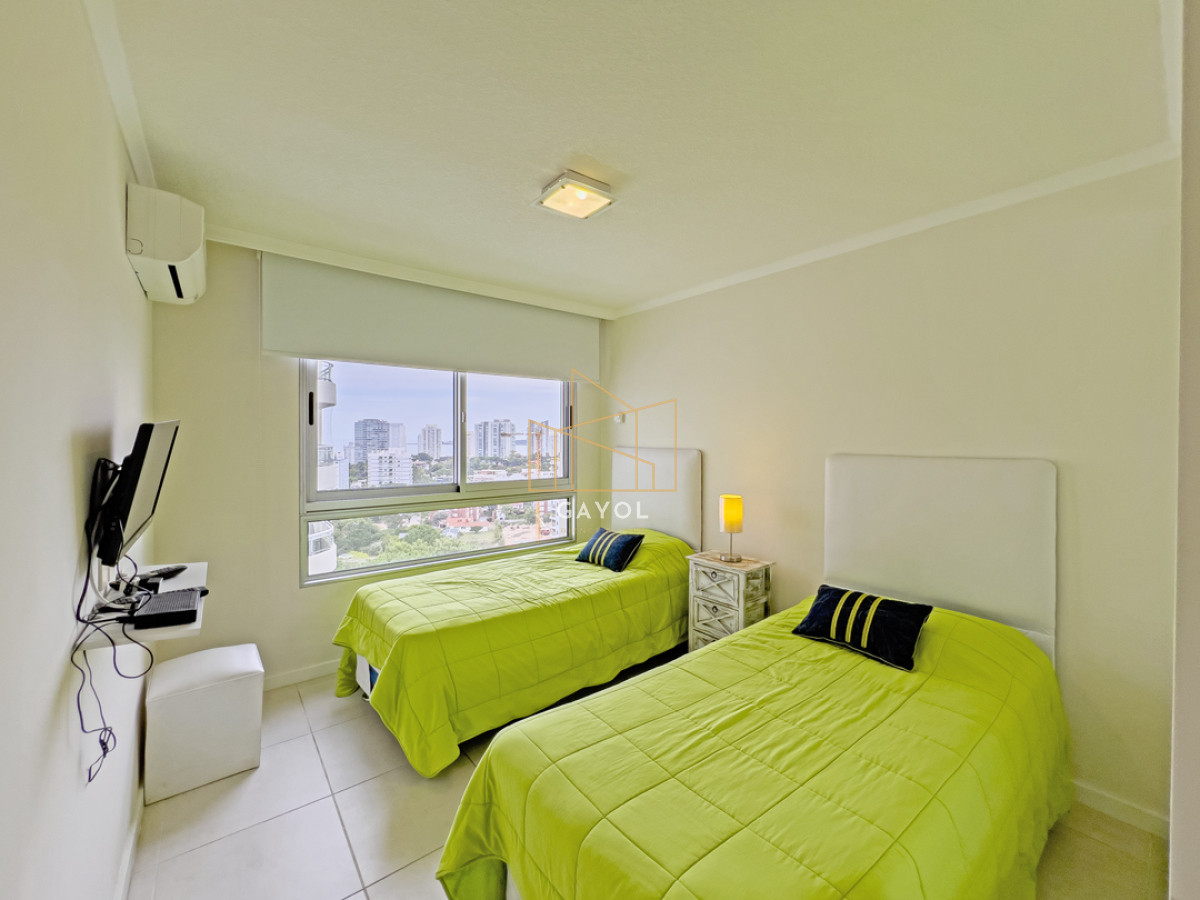 Apartamento ID.71 - Piso alto con terraza y linda vista. 3 dorm.- Amenities
