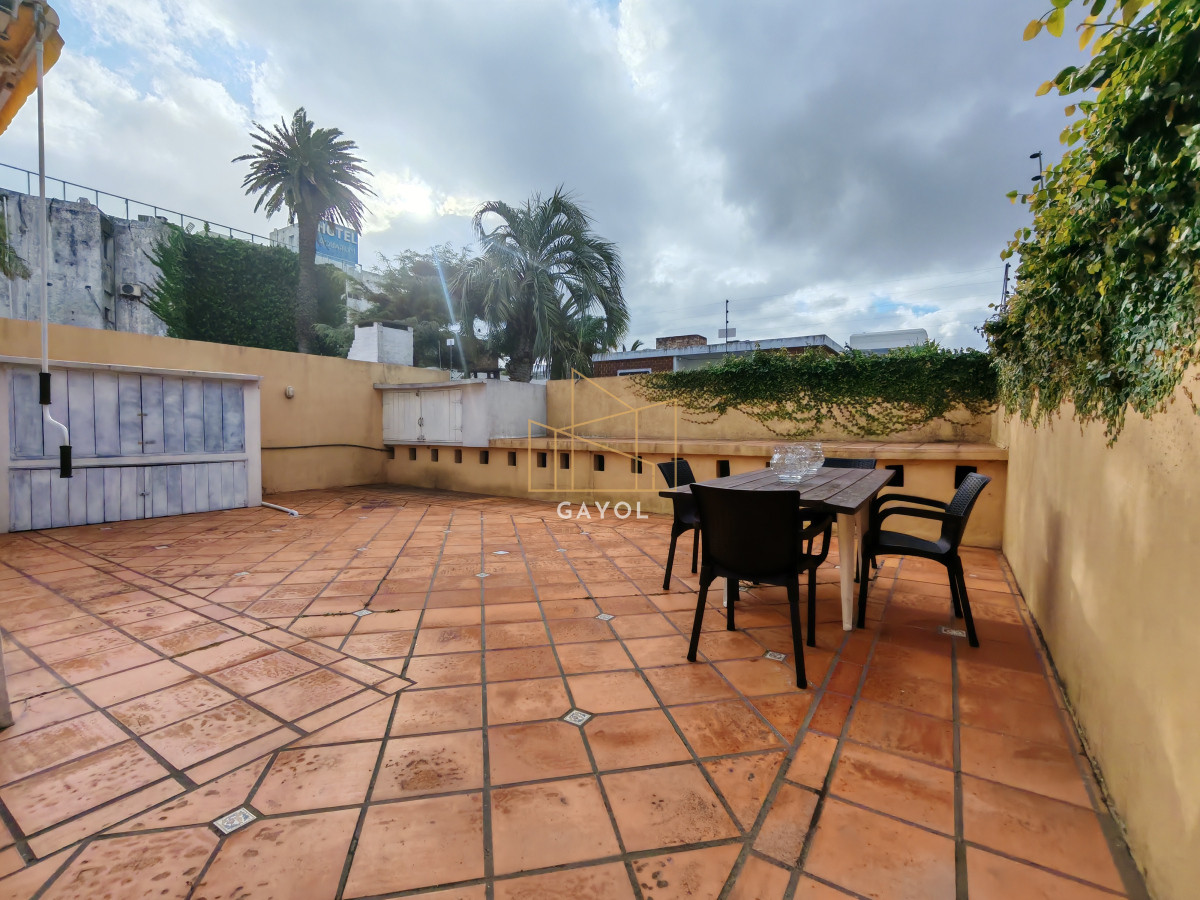 Apartamento ID.680 - Alquiler anual de 1 dormitorio con garaje
