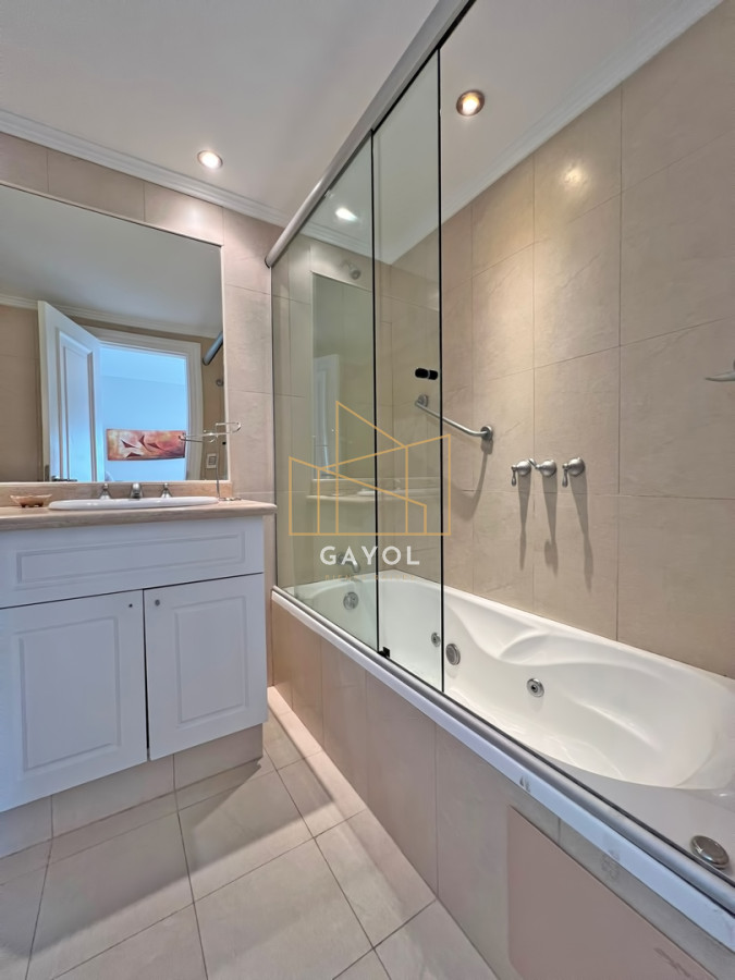 Apartamento ID.227 - Apartamento en venta y alquiler en Brava Punta del Este, 3 dormitorios, 2 baños