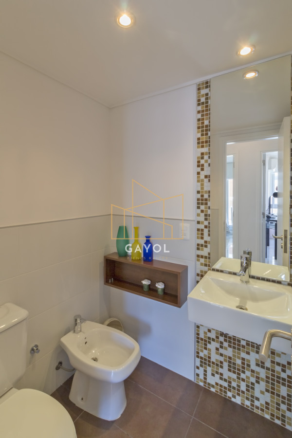Apartamento ID.551 - Apartamento en Alquiler en Punta del Este 2 dormitorios y medio 